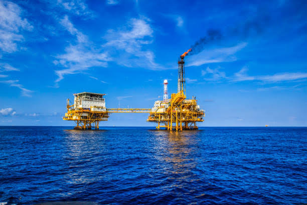 Oil platform with cranes